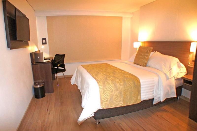 Sm Grand Hotel Bogotá Oda fotoğraf